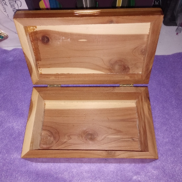 Cedar trinket box - Picture 2 of 3